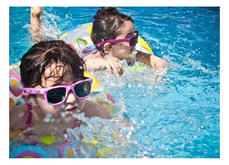 ¿POR QUÉ SON TAN IMPORTANTES LAS GAFAS DE SOL PARA LOS NIÑOS?