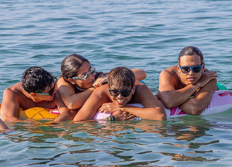 SUMÉRGETE EN LA 'UNSINKABLE LIFE'
