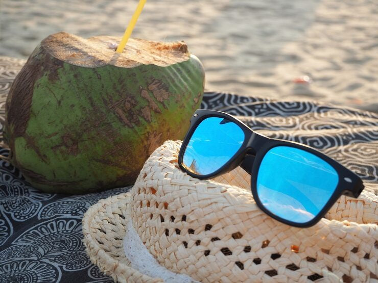 Gafas de sol viaje: imprescindibles en la playa